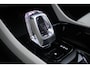 Volvo XC40 B4 Plus Dark | Panoramadak met schuif-/kantelfunctie |  360º camera | Extra Getint Glas | Apple Carplay/Android Auto | Premium Audio by Harman Kardon | Electronic Climate Controle | 19 inch Lichtmetalen Velgen