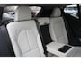 Volvo XC40 B4 Plus Dark Visual Park Assist (incl. 360º view) | Schuif-/Kanteldak | Lichtmetalen Velgen 19"| Extra Getint Glas | Apple Carplay/Android Auto | Premium Audio by Harman Kardon | Electronic Climate Controle