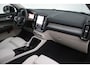 Volvo XC40 B4 Plus Dark | Panoramadak met schuif-/kantelfunctie |  360º camera | Extra Getint Glas | Apple Carplay/Android Auto | Premium Audio by Harman Kardon | Electronic Climate Controle | 19 inch Lichtmetalen Velgen