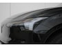 Volvo EX30 Single Motor Extended Range Plus 69 kWh Black Edition Europa | Adaptieve Cruise Control met Pilot Assist | Sfeerverlichting interieur | Premium audio by Harman Kardon | Verwarmbare voorstoelen + stuurwiel | Park Assist voor + achter | Parkeercamera | Blind Spot Information System |