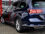 Volkswagen Passat Variant 1.4 TSI Highline Business R Line | Schuif/ Kantel Panorama Dak | Lederen Bekleding | 3x R-Line | Matrix LED | Adaptieve Cruise Control | Keyless Entry | Stoelverwarming | Voorruit Verwarmd | Sfeerverlichting | Metallic Lak |