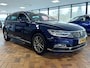 Volkswagen Passat Variant 1.4 TSI Highline Business R | Schuif/ Kantel Panorama Dak | Lederen Bekleding | 3x R-Line | Matrix LED | Adaptieve Cruise Control | Keyless Entry | Stoelverwarming | Voorruit Verwarmd | Sfeerverlichting | Metallic Lak |