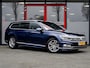 Volkswagen Passat Variant 1.4 TSI Highline Business R | Schuif/ Kantel Panorama Dak | Lederen Bekleding | 3x R-Line | Matrix LED | Adaptieve Cruise Control | Keyless Entry | Stoelverwarming | Voorruit Verwarmd | Sfeerverlichting | Metallic Lak |