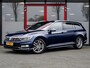 Volkswagen Passat Variant 1.4 TSI Highline Business R | Schuif/ Kantel Panorama Dak | Lederen Bekleding | 3x R-Line | Matrix LED | Adaptieve Cruise Control | Keyless Entry | Stoelverwarming | Voorruit Verwarmd | Sfeerverlichting | Metallic Lak |