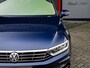 Volkswagen Passat Variant 1.4 TSI Highline Business R | Schuif/ Kantel Panorama Dak | Lederen Bekleding | 3x R-Line | Matrix LED | Adaptieve Cruise Control | Keyless Entry | Stoelverwarming | Voorruit Verwarmd | Sfeerverlichting | Metallic Lak |