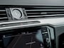 Volkswagen Passat Variant 1.4 TSI Highline Business R Line | Schuif/ Kantel Panorama Dak | Lederen Bekleding | 3x R-Line | Matrix LED | Adaptieve Cruise Control | Keyless Entry | Stoelverwarming | Voorruit Verwarmd | Sfeerverlichting | Metallic Lak |
