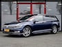 Volkswagen Passat Variant 1.4 TSI Highline Business R Line | Schuif/ Kantel Panorama Dak | Lederen Bekleding | 3x R-Line | Matrix LED | Adaptieve Cruise Control | Keyless Entry | Stoelverwarming | Voorruit Verwarmd | Sfeerverlichting | Metallic Lak |