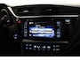 Toyota Auris 1.8 Hybrid Lease Pro [ Pano Stoelverwarming Camera ]