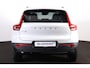 Volvo XC40 T5 Recharge Plus Dark - IntelliSafe Assist - 360º Camera - Verwarmde voorstoelen & stuur - Parkeersensoren voor & achter - Elektr. bedienb. voorstoelen met geheugen links - Draadloze tel. lader - Extra getint glas - 19' LMV