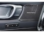 Volvo XC40 T5 Recharge Plus Dark - IntelliSafe Assist - 360º Camera - Verwarmde voorstoelen & stuur - Parkeersensoren voor & achter - Elektr. bedienb. voorstoelen met geheugen links - Draadloze tel. lader - Extra getint glas - 19' LMV