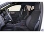 Volvo XC40 T5 Recharge Plus Dark - IntelliSafe Assist - 360º Camera - Verwarmde voorstoelen & stuur - Parkeersensoren voor & achter - Elektr. bedienb. voorstoelen met geheugen links - Draadloze tel. lader - Extra getint glas - 19' LMV