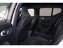 Volvo XC40 T5 Recharge Plus Dark - IntelliSafe Assist - 360º Camera - Verwarmde voorstoelen & stuur - Parkeersensoren voor & achter - Elektr. bedienb. voorstoelen met geheugen links - Draadloze tel. lader - Extra getint glas - 19' LMV