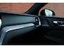 Volvo V60 T8 Plug-in hybrid AWD Ultra Perf. Ed. Dark Panoramisch schuif-/ kanteldak | Head up display | Polestar Engineered optimisation| 360 graden camera | Harman Kardon | Elektrisch bedienbare voorstoelen met geheugenfunctie | Stoel-/ stuurwielverwarming | Verwarmde achterbank | Adaptieve cruise control | BLIS