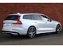 Volvo V60 T8 Plug-in hybrid AWD Ultra Perf. Ed. Dark Panoramisch schuif-/ kanteldak | Head up display | Polestar Engineered optimisation| 360 graden camera | Harman Kardon | Elektrisch bedienbare voorstoelen met geheugenfunctie | Stoel-/ stuurwielverwarming | Verwarmde achterbank | Adaptieve cruise control | BLIS