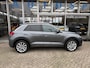 Volkswagen T-Roc 1.5 TSI R-Line Business 150PK / ACHTERUITRIJCAMERA / CARPLAY
