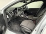 Renault Clio 1.0 TCe 90 Techno | Navigatie | PDC V + A | Camera | Lichtmetalen Velgen 17'' | All-Season Banden |