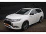 Mitsubishi Outlander 2.4 PHEV S-Edition Adap cruise, Trekhaak, Meest Luxe, NL-Auto