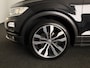 Volkswagen T-Roc 1.0 TSI Style | Parkeersensoren (Park assist) | Adaptieve cruise control | Carplay & Android auto |