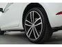 Volkswagen Golf 1.4 TSI PHEV GTE | LED | Camera | Leder | Memory | Sfeer Verlichting | Digital Cockpit | BLIS | Keyless | Stoelverwarming | Camera | Clima | 18'' Lichtmetalen Velgen