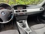 BMW 3-Serie 318i BUSINESS NAVIGATIE MOOIE LICHTMETALEN VELGEN CLIMA VERLAAGD