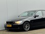 BMW 3-Serie 318i BUSINESS NAVIGATIE MOOIE LICHTMETALEN VELGEN CLIMA VERLAAGD