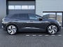 Volkswagen ID.4 Max 77 kWh ✓SOH 90% Rijtest ✓Panoramadak ✓Warmtepomp ✓Matrix LED ✓Head-Up ✓Half Leder Alcantara ✓Sfeerverlichting ✓Navigatie ✓360º Camera ✓Lichtmetaal 21" ✓Parkeersensoren ✓Trekhaak