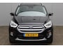 Ford Kuga 1.5-150pk EcoBoost Titanium. Nette Ford Kuga met een trekgewicht van maar liefst 2.000kg ! Autm. airco, stoel-, stuur- en voorraamverw., camera, parkeersensoren achter, navigatie, telefoonvoorb.,  17"LM wielen+all season banden, trekhaak, adapt. cruise cntrl etc.