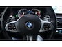 BMW 5-Serie 530i M Sport 1e eigen NAP NL-auto carbon zwart nappa leder comfort zetels met memory harman-kardon 19"-lmv camera rijassist head-up DAB-ontvangst apple-carplay digitale cockpit M-pakket