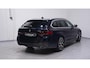 BMW 5-Serie 530i M Sport 1e eigen NAP NL-auto carbon zwart nappa leder comfort zetels met memory harman-kardon 19"-lmv camera rijassist head-up DAB-ontvangst apple-carplay digitale cockpit M-pakket