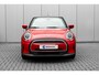 MINI Cooper 1.5 Classic 136pk | Cruise Control | Stoelverwarming | Head-up display | Navigatie | 16" LMV