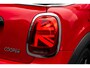 MINI Cooper 1.5 Classic 136pk | Cruise Control | Stoelverwarming | Head-up display | Navigatie | 16" LMV
