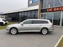 Volkswagen Passat Variant 1.8 TSI DSG Highline 180pk Trekhaak I Camera App connect