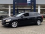 Volvo V60 1.5 T3 Polar / Automaat / Dealer-Onderhouden / Adaptieve Cruise-Control / Standkachel / Stuur-/Stoelverwarming / Trekhaak / Keyless / Climate-Control / Radio-Bluetooth / Navi / PDC-Achter / 16'' LMV / ENZ.