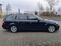BMW 5-Serie Touring 523i Business Line NETTE AUTO RIJDT EN SCHAKELT GOED