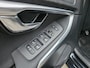Volvo V40 1.6 T2 Momentum Trekhaak! Navigatie! Airco/Clima! Xenon! Nette Auto! Cruise Control!