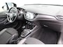 Opel Crossland X 1.2-131pk Turbo Innovation. Two tone. Erg nette en luxe hoogzitter voor nog jaren rijplezier ! Autm. airco, parkeersensoren v+a, camera, LM wielen, ergonomische voorstoelen, cruise control, side assist, navigatie, telefoonvoorb. etc.