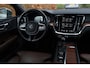 Volvo V60 2.0 T5 Momentum Aut. | Virtual | Nette staat | Apple Carplay | Stoelverwarming | Luxe Leder | Camera | Historie | NAP |