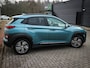 Hyundai Kona Electric EV Premium 64 kWh | Clima | Navi | Cruise | Leer | Stoel/Stuurverwarming | Led | Pdc | Stoelkoeling | SOH 100% | 3 fase lader