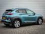Hyundai Kona Electric EV Premium 64 kWh | Clima | Navi | Cruise | Leer | Stoel/Stuurverwarming | Led | Pdc | Stoelkoeling | SOH 100% | 3 fase lader