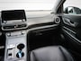 Hyundai Kona Electric EV Premium 64 kWh | Clima | Navi | Cruise | Leer | Stoel/Stuurverwarming | Led | Pdc | Stoelkoeling | SOH 100% | 3 fase lader
