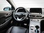 Hyundai Kona Electric EV Premium 64 kWh | Clima | Navi | Cruise | Leer | Stoel/Stuurverwarming | Led | Pdc | Stoelkoeling | SOH 100% | 3 fase lader