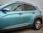 Hyundai Kona Electric EV Premium 64 kWh | Clima | Navi | Cruise | Leer | Stoel/Stuurverwarming | Led | Pdc | Stoelkoeling | SOH 100% | 3 fase lader