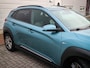 Hyundai Kona Electric EV Premium 64 kWh | Clima | Navi | Cruise | Leer | Stoel/Stuurverwarming | Led | Pdc | Stoelkoeling | SOH 100% | 3 fase lader