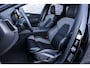 Volvo XC60 2.0 T8 Plug-in hybrid AWD Ultra Black Edition | Facelift | Luchtvering | Google | Long Range | Adaptieve Cruise Control | Harman Kardon Audio | Stoelverwarming Voor + Achter | 360 Camera | Keyless | Gelamineerd Glas | DAB | Trekhaak | Stuurverwarming | Head-Up Display | Panoramadak | Getint Glas | Dodehoekdetectie | LED Koplampen