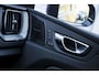 Volvo XC60 2.0 T8 Plug-in hybrid AWD Ultra Black Edition | Facelift | Luchtvering | Google | Long Range | Adaptieve Cruise Control | Harman Kardon Audio | Stoelverwarming Voor + Achter | 360 Camera | Keyless | Gelamineerd Glas | DAB | Trekhaak | Stuurverwarming | Head-Up Display | Panoramadak | Getint Glas | Dodehoekdetectie | LED Koplampen