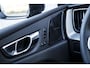 Volvo XC60 2.0 T8 Plug-in hybrid AWD Ultra Black Edition | Facelift | Luchtvering | Google | Long Range | Adaptieve Cruise Control | Harman Kardon Audio | Stoelverwarming Voor + Achter | 360 Camera | Keyless | Gelamineerd Glas | DAB | Trekhaak | Stuurverwarming | Head-Up Display | Panoramadak | Getint Glas | Dodehoekdetectie | LED Koplampen