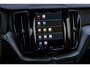 Volvo XC60 2.0 T8 Plug-in hybrid AWD Plus Black Edition | Adaptieve Cruise Control | Panoramadak | Trekhaak | Harman Kardon Audio | Stoel-/Stuurverwarming | 360° Parkeercamera | Dodehoek Detectie |