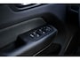 Volvo XC60 2.0 T8 Plug-in hybrid AWD Plus Black Edition | Adaptieve Cruise Control | Panoramadak | Trekhaak | Harman Kardon Audio | Stoel-/Stuurverwarming | 360° Parkeercamera | Dodehoek Detectie |