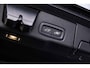 Volvo XC60 2.0 T8 Plug-in hybrid AWD Plus Black Edition | Adaptieve Cruise Control | Panoramadak | Trekhaak | Harman Kardon Audio | Stoel-/Stuurverwarming | 360° Parkeercamera | Dodehoek Detectie |
