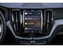 Volvo XC60 2.0 T8 Plug-in hybrid AWD Plus Black Edition | Adaptieve Cruise Control | Panoramadak | Trekhaak | Harman Kardon Audio | Stoel-/Stuurverwarming | 360° Parkeercamera | Dodehoek Detectie |